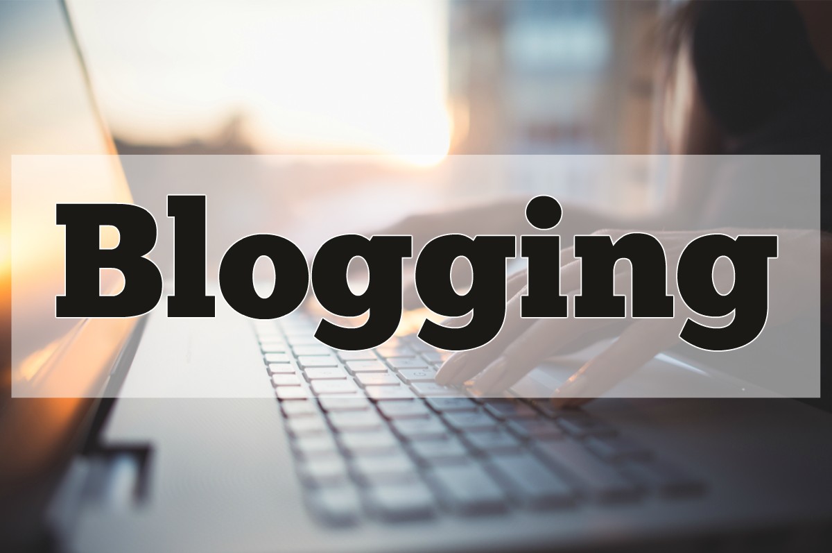 Digital marketer optimizing a blog post for AI-powered search and user intent in 2026.